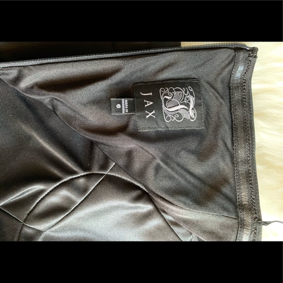 JAX DRESS - Picture 13 of 14